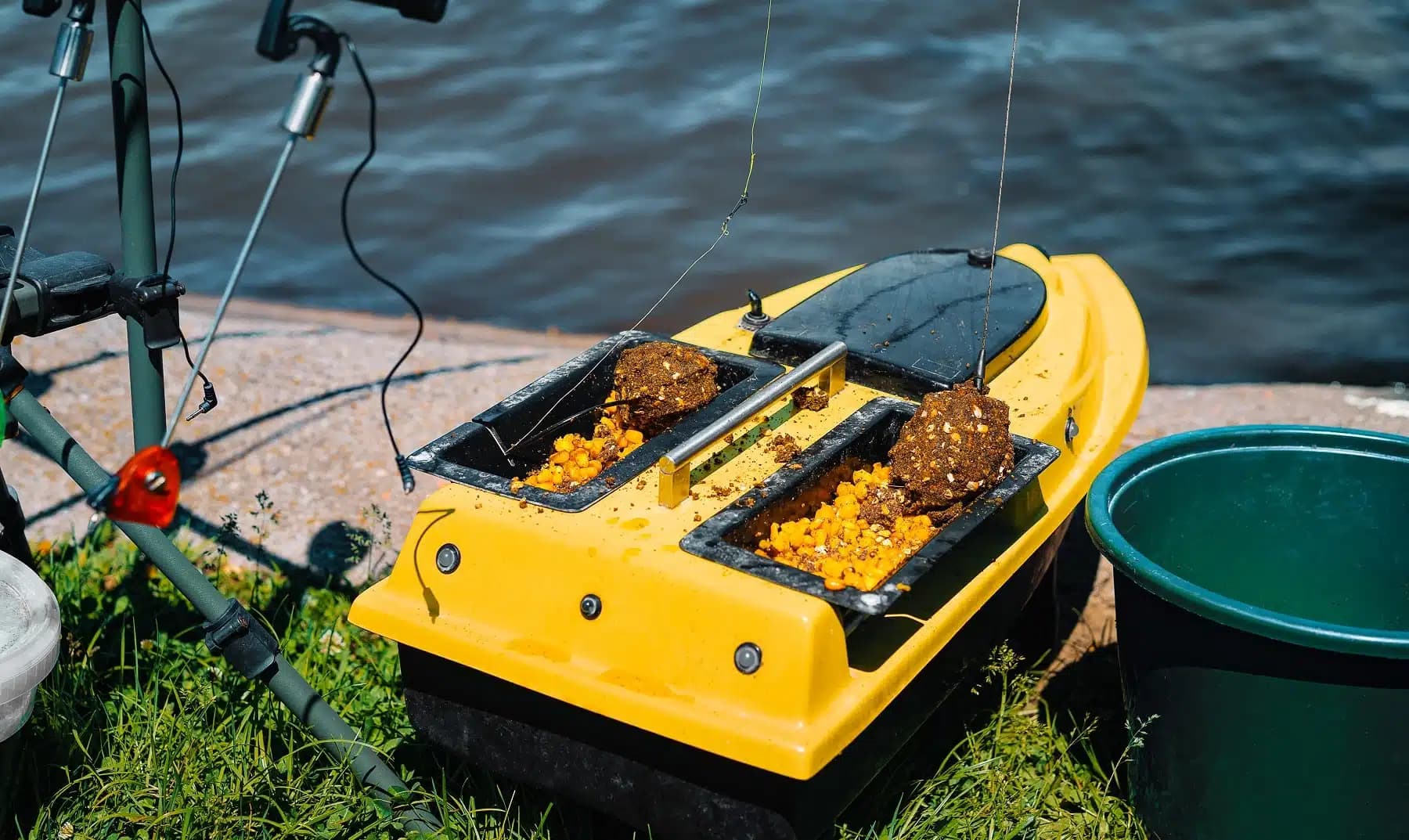 Boatman-Futterboot mit echolot : Ihr Importeur und Händler für den Boatman Actor und PLUS