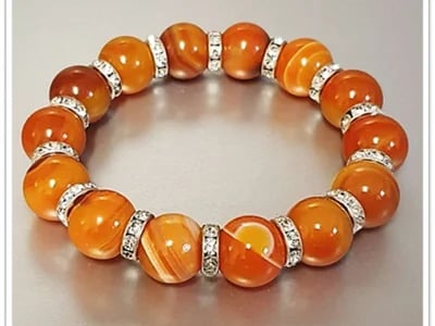 Edelsteinarmbänder – Schönheit trifft positive Energie