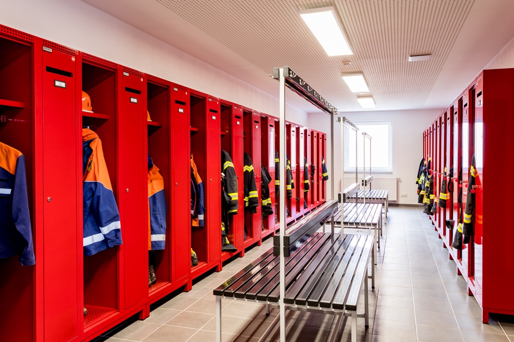 Robuste Schließfachschränke von Eurobox KG für Schulen & Betriebe