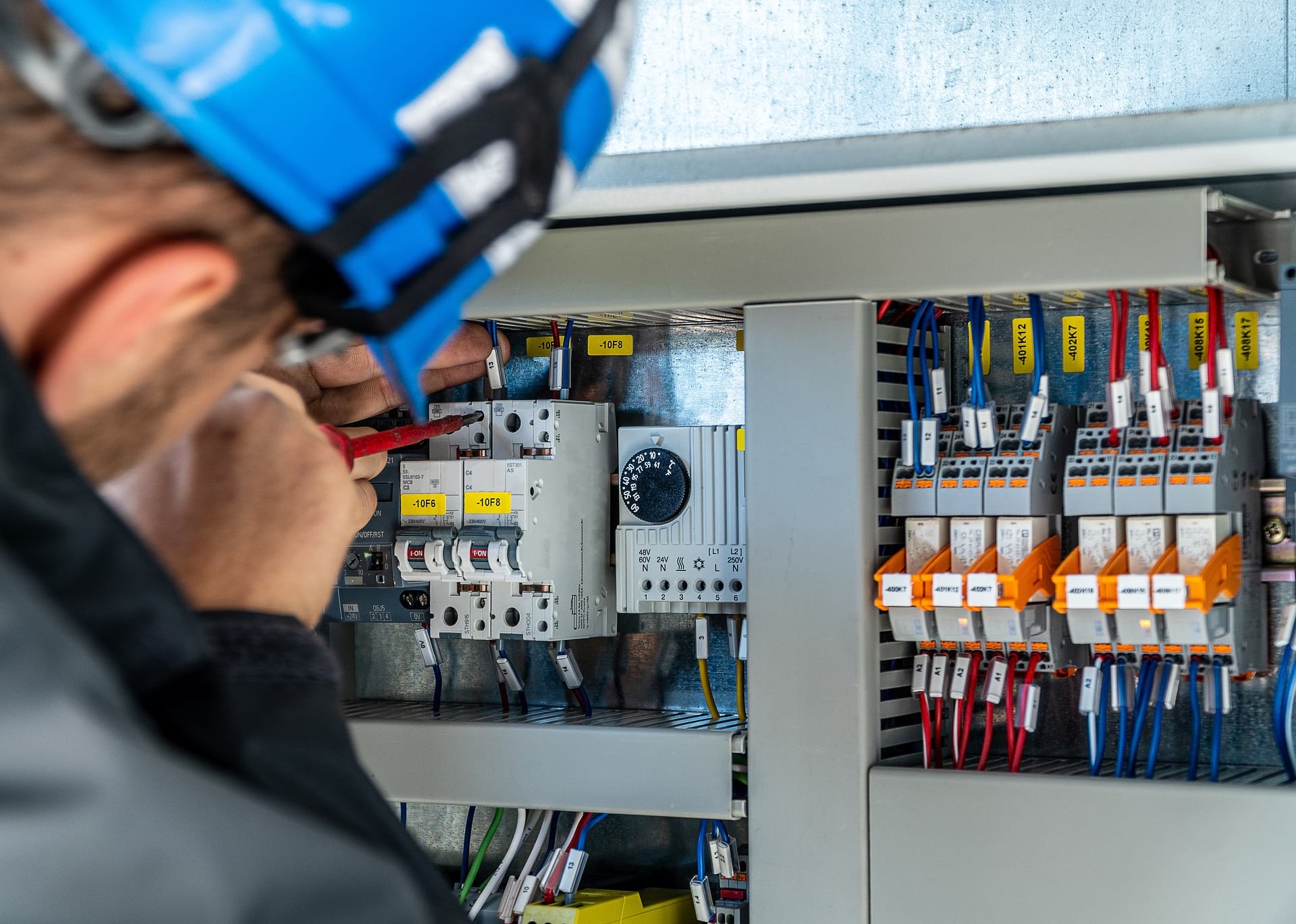 E-Check nach DGUV V3 – Vorschriften einhalten und Risiken minimieren